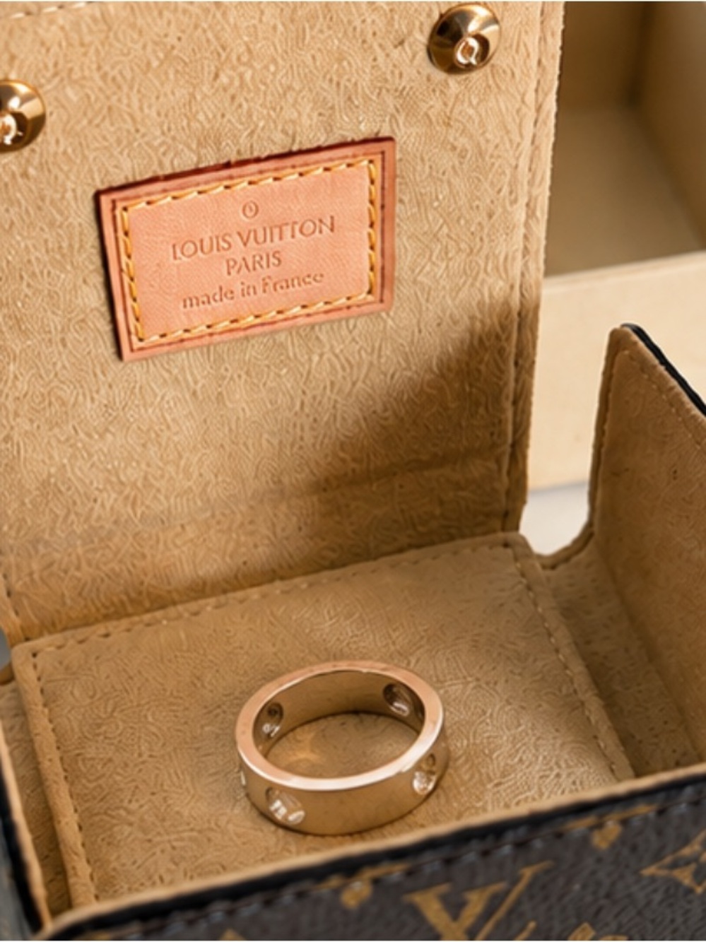 Louis Vuitton Fine Jewelry Platinum Ring – Original LV Box & Case